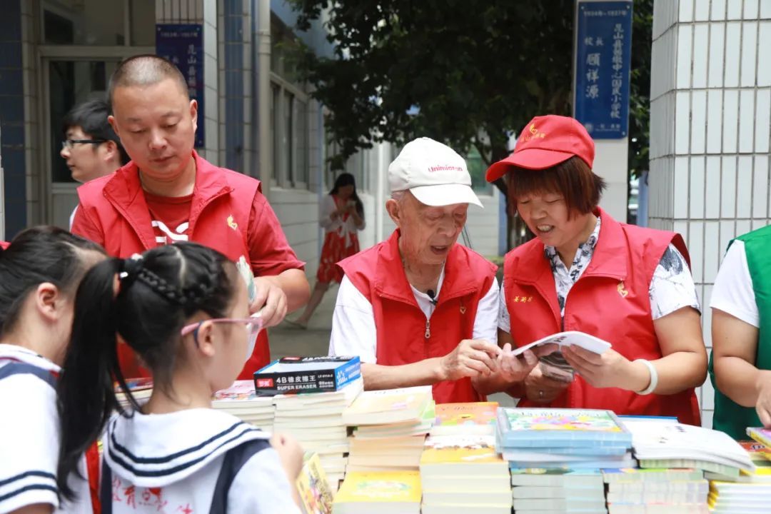 助学款|他骨瘦如柴，四处骑车义卖，他走了