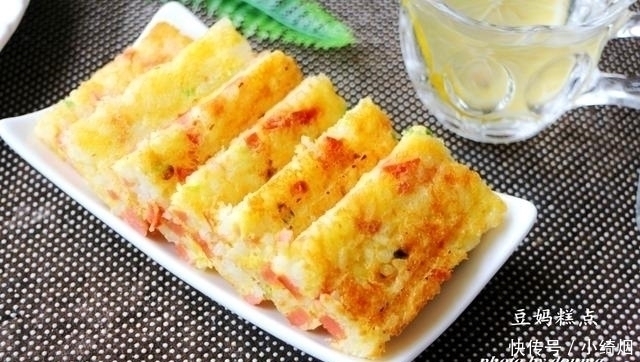 从准备到开吃，5分钟足够，这早餐饼营养全，我家一周至少做2次