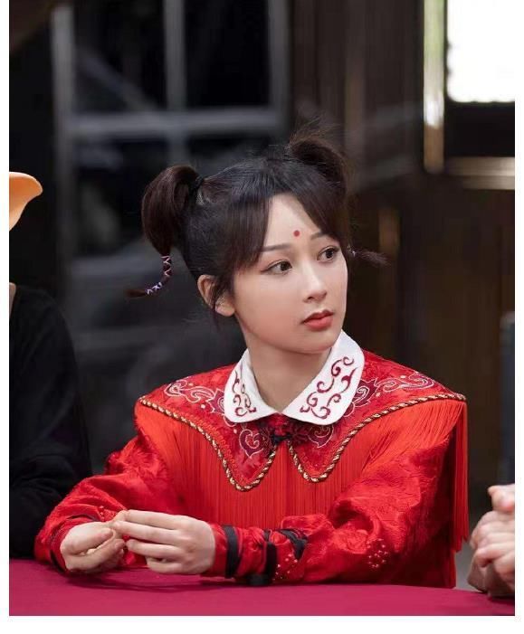 cos|黄子韬夸杨紫“有福气”,杨紫听后直接炸毛,直言:讨厌你!