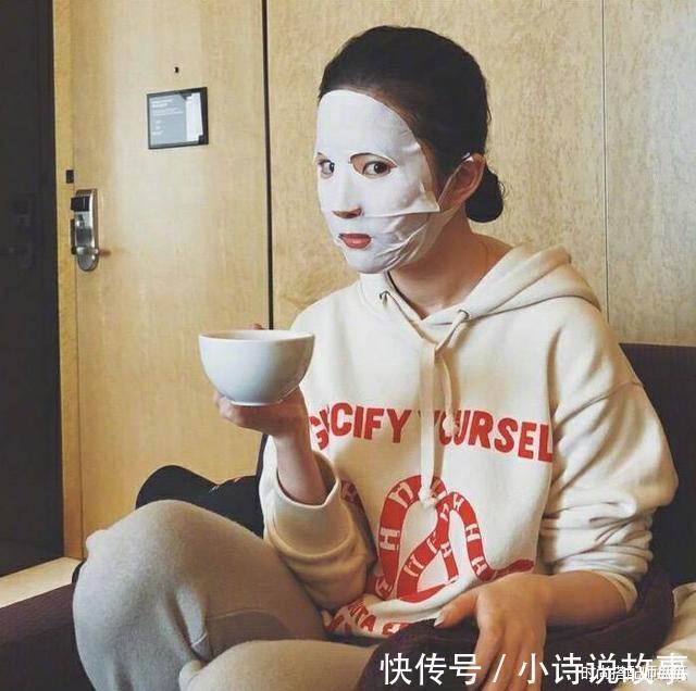 女生敷面膜时,尽量少犯这3个“错误”!不然毛孔容易变大