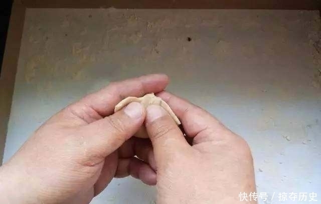 水饺这样包,简直与众不同,好吃到爆,一上桌就被抢光了!