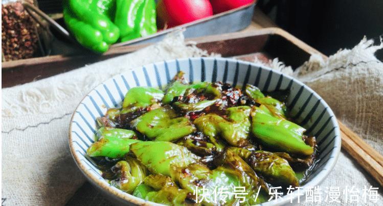 青椒|夏天多吃它,2块钱1斤,维C含量高,简单一炒,美味下饭