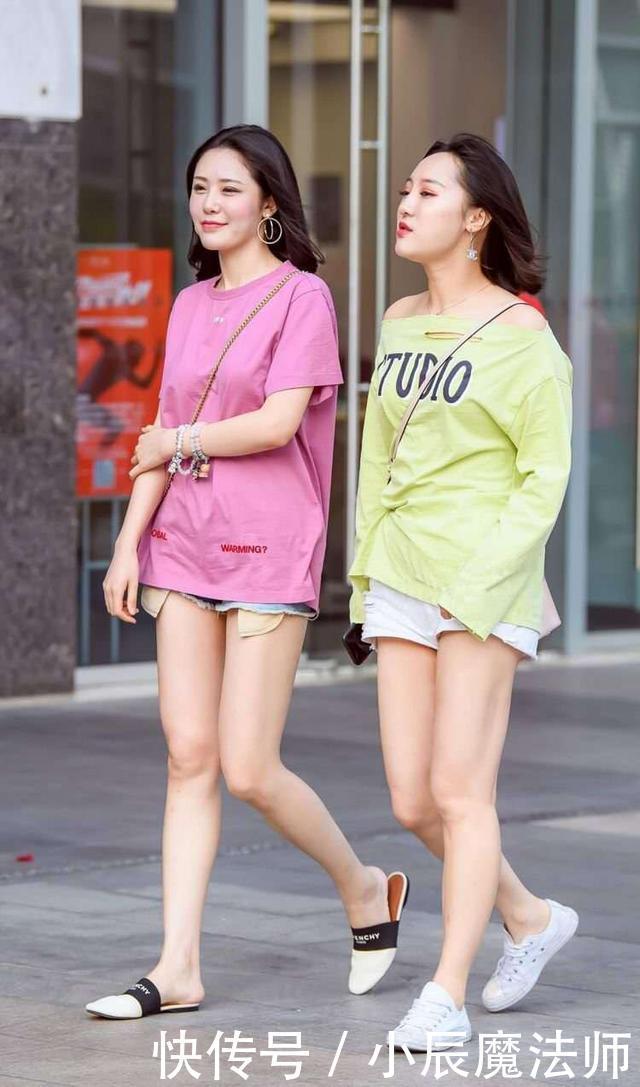 美女闺蜜,熙熙攘攘皆为美而来,美的出众又迷人