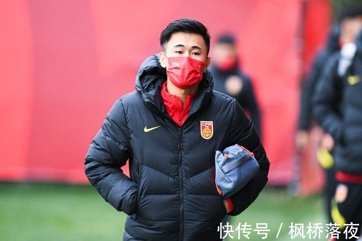 中国足球|2场世预赛成中国足球红人!22岁中场成挖角大热门,都想要他!