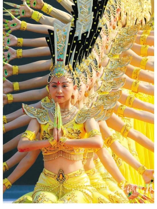 杨丽萍|邰丽华：千手观音领舞聋哑女孩，被富豪追求8年，如今怎样了？