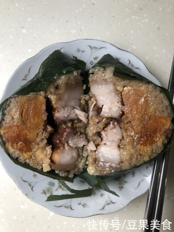 粽子叶|因为这道咸蛋黄肉粽，从此爱上了做饭