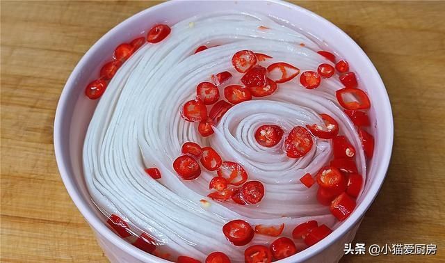 这样做出来的雪碧泡萝卜,成菜酸辣脆爽又开胃,吃一次忘不了