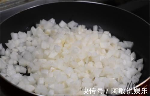 饺子皮|做萝卜馅时，用食盐杀水还是下锅焯水，都不对！大厨教你正确做法