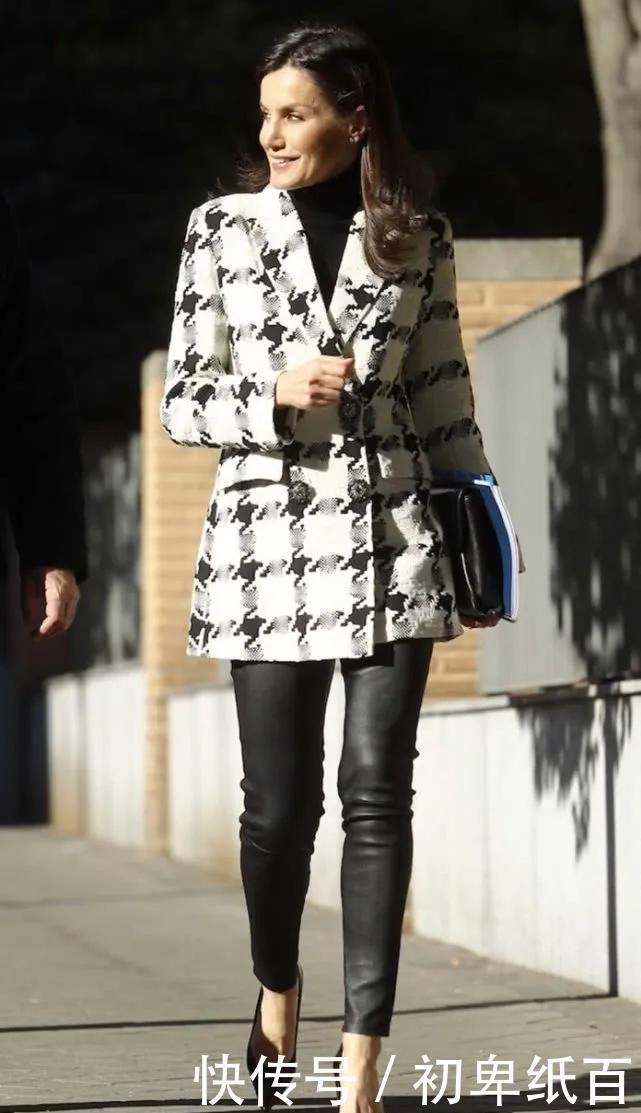 阔腿裤算什么?西班牙王后的“液体裤”才厉害,一般人不敢这么穿