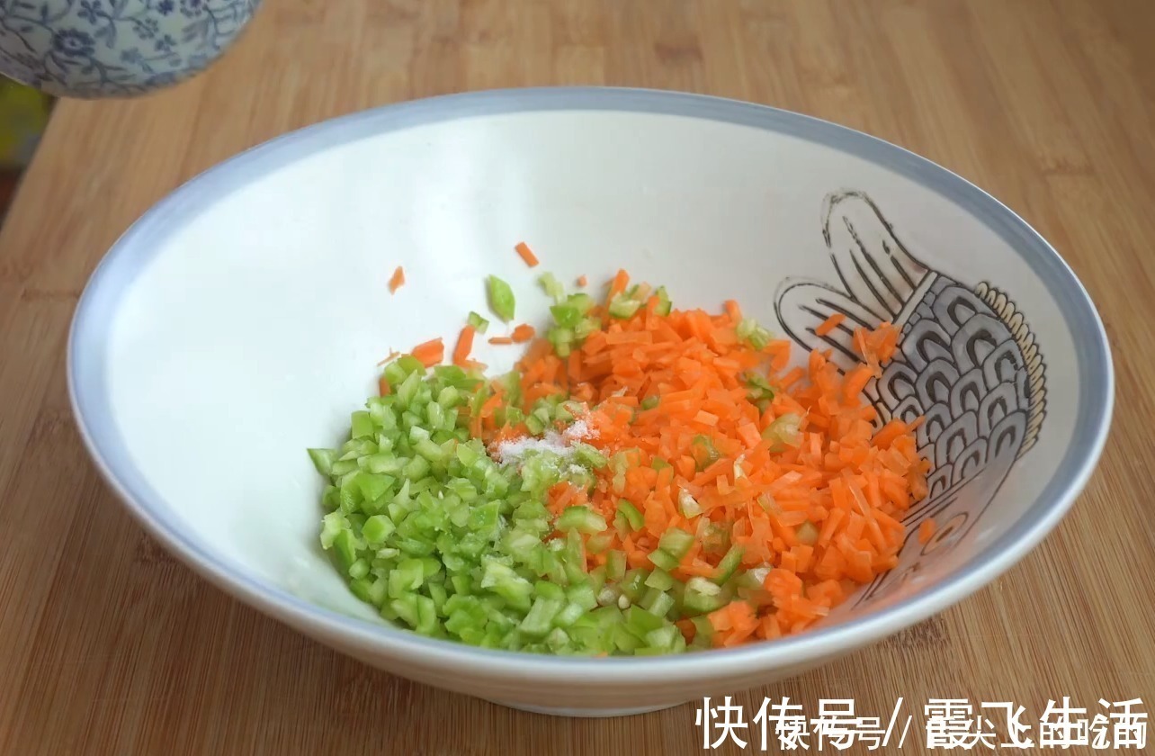 茄子学会这样做，好吃到你不想放筷子，无水无油，越吃越想吃