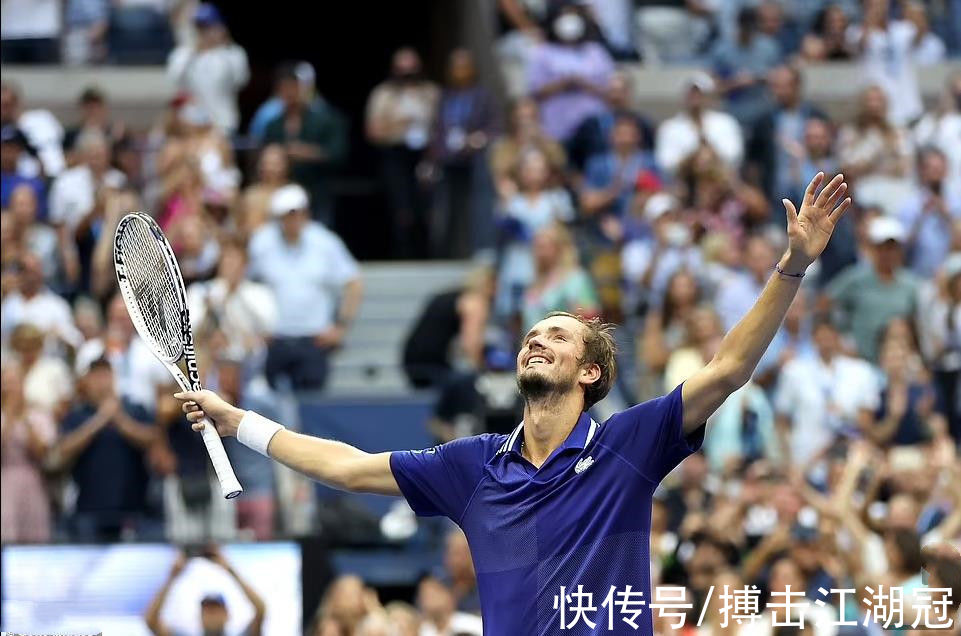 小德|德約全滿貫夢(mèng)碎！怒摔球拍失聲痛哭，成為網(wǎng)壇第一人的難度加大