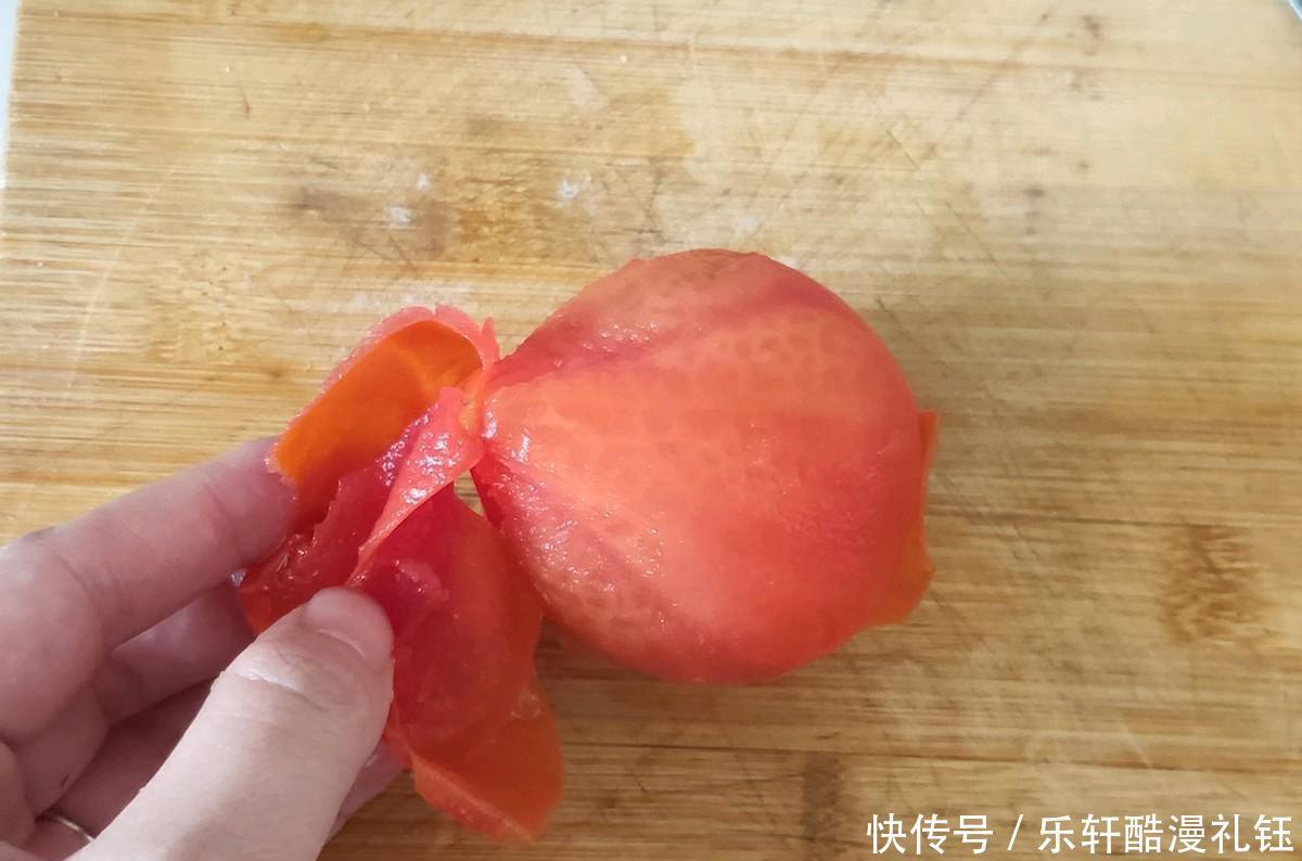 搭配|丝瓜和番茄的完美搭配，简单一炒，开胃下饭，家人都爱吃