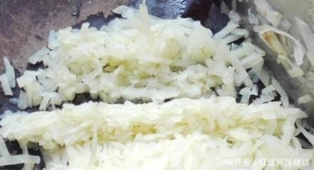 好吃|第一次用这种馅做饺子, 全家人抢着吃, 说太好吃了