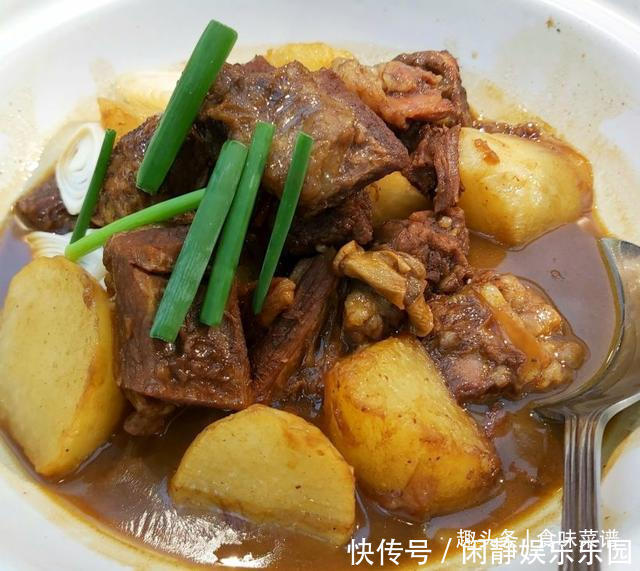 老丈人办升学宴,我随礼一千元,看看他安排的这桌菜,值多少钱