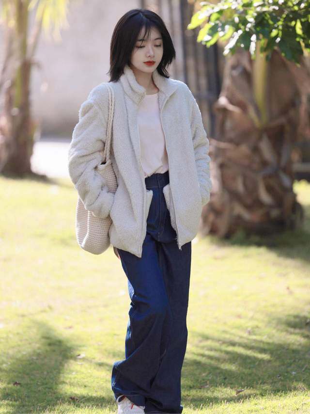 穿搭|早秋想要穿出甜美少女风，这几件外套一定少不了！想不时髦都难