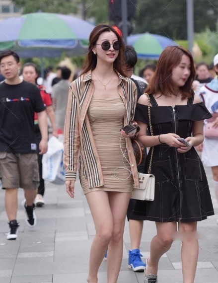 裙子合不合身先不说，关键这颜值也太高了吧