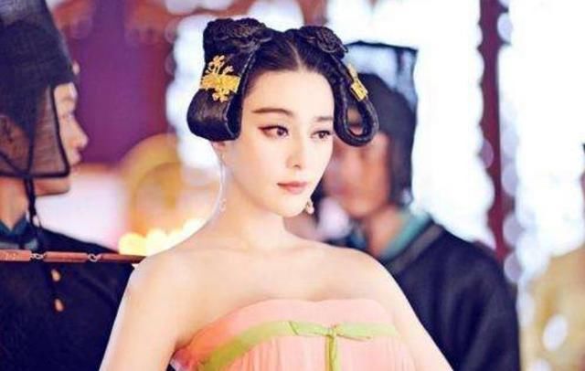 武则天|武则天都是太后了，为何还非要冒险称帝？她若不称帝，会死得更惨