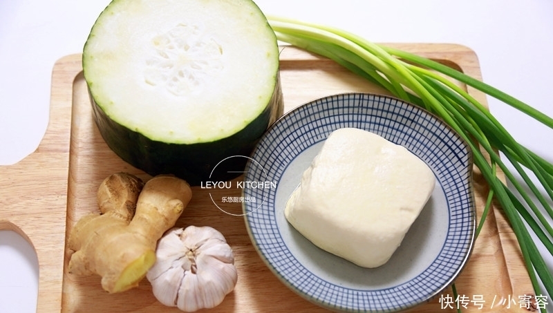 冬瓜|冬瓜和豆腐一起烩，成本不到5块钱，减肥时多吃，大肚腩越来越小