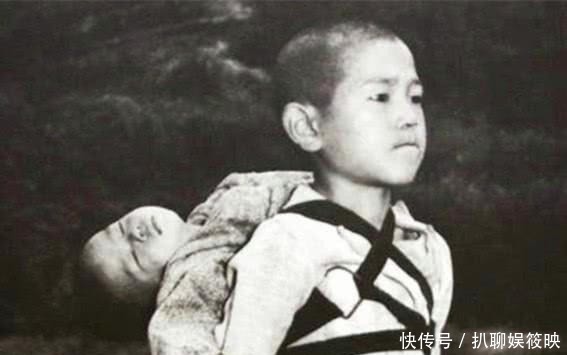 战争|二战：美军士兵拍摄下的这张照片，成为了战争最真实的写照！