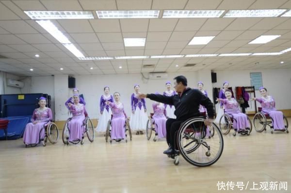 残障 困于轮椅之上:10多年来他们穿越沙漠、探险冰川……终于活成了自己想要的样子