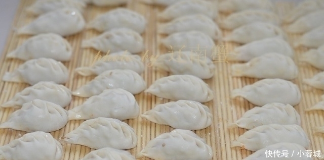 饺子皮|第一次用它做饺子馅,全家人都爱吃,鲜上天了!