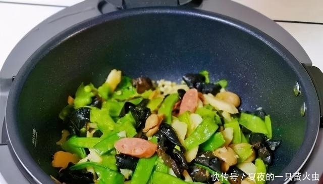 炒荷兰豆时,切记不要直接下锅炒!教你一招,翠绿爽口又入味