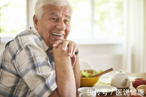 肝脏|男人中年后,身上有2处变大2处变硬,健康或出问题了,要重视!