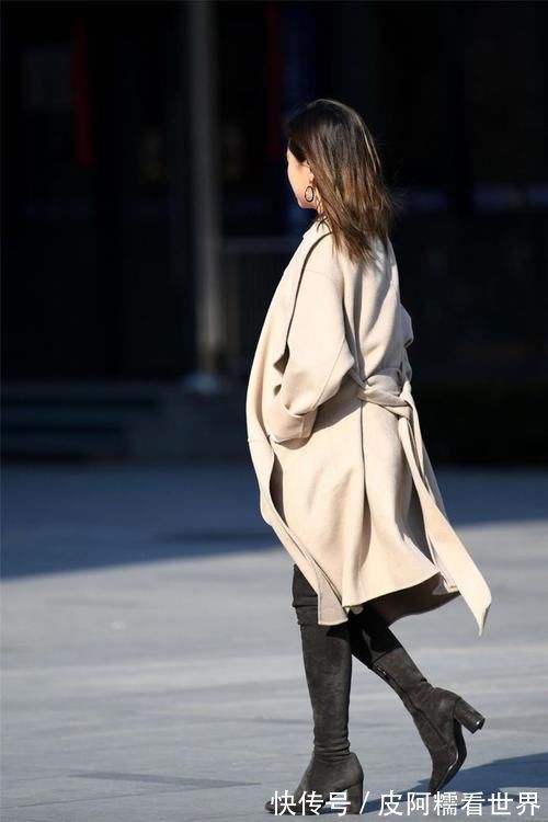 时尚 风衣搭配长靴,总是能搭配,出一点小资的味道!