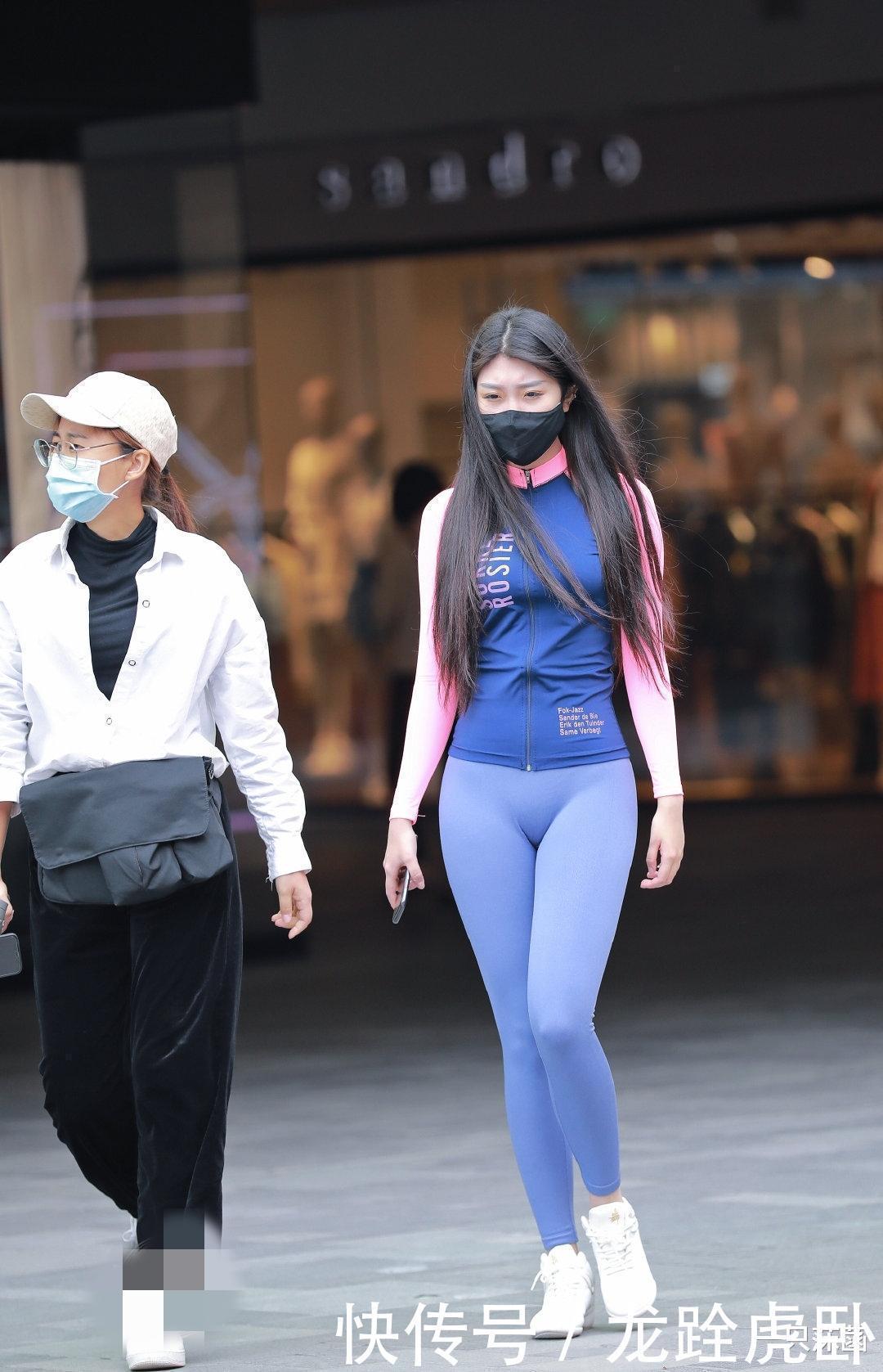 气质女生的运动款穿搭,自在大方又清爽,演绎出了优雅高冷的美