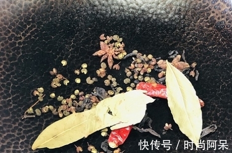 落花生|做盐水花生时，不要只会加大料，多加“一物”，香味浓郁更加好吃