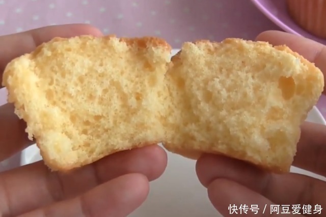 搅拌均匀|最简单蛋糕做法一搅一拌两步出锅,不加一滴水和油,全家抢着吃