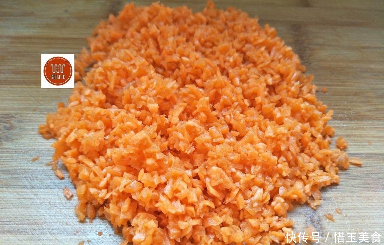 我炸的豆腐丸子香又嫩,怎么吃都不腻,边炸边吃,端上桌都快没了