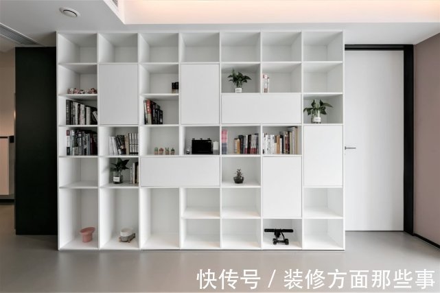 屋主|80平可盐可甜的爱宠之家，餐厅和厨房有一个半高挂墙鞋柜