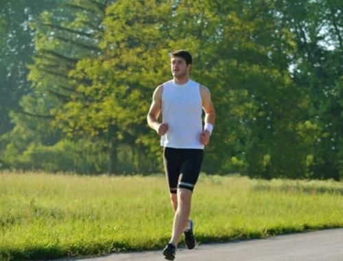 区别|“天天午睡”和“从不午睡”的人，区别在哪？对健康有影响吗？