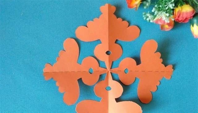 剪纸|剪纸步骤分享一次剪四只小鸟,简单有趣,小孩子也能学会