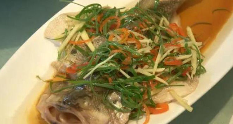 美食|美食推荐农家小炒肉、清蒸鲈鱼、金蒜大鸡腿、萝卜干炒腊肉