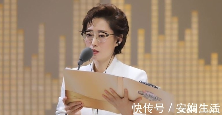 万茜|与王鸥不同,万茜穿着简单录节目,原以为很朴素,站起来才懂