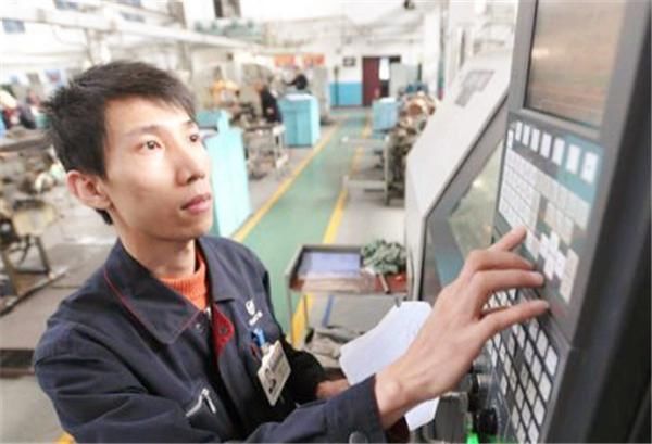光刻机|荷兰职员:看不懂中国人为何花7500万买光刻机,却不用来研发芯片