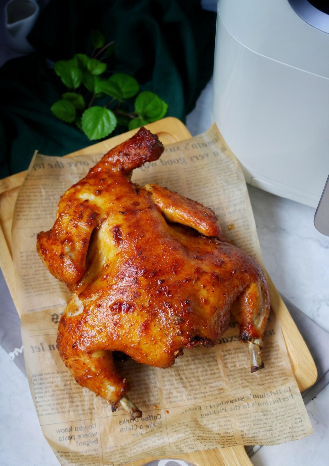 天气太冷了，用一只香喷喷的烤鸡，来抵御寒冷，真好吃呀