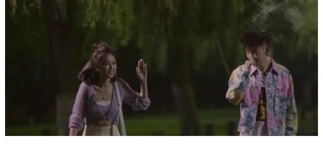我们恋爱吧|乔欣许魏洲上演真人偶像剧，丸子头吸睛，吴宣仪小鬼是欢喜冤家