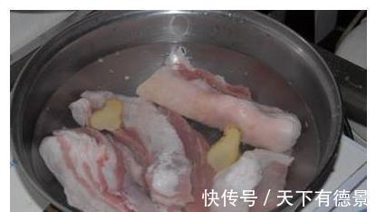 猪皮|猪毛不火烤,不用手剃,学会一招,包你猪皮上的猪毛一根不剩