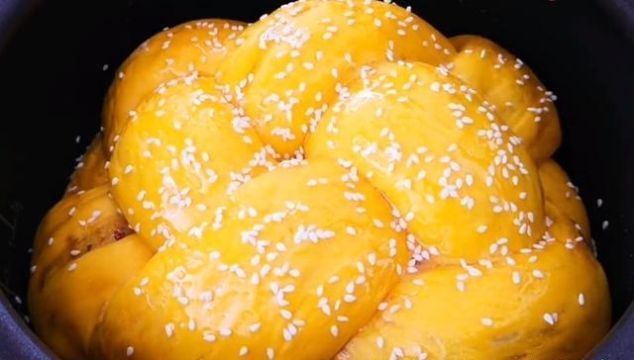 南瓜里加一碗红枣，不用烤箱，不用锅烙，简单一做，比面包还好吃