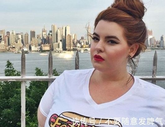 身材|250斤胖妞通过健身，成为首屈一指的大码模特，身材丰腴饱满