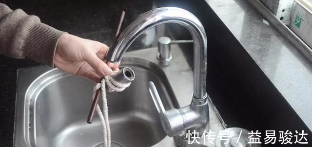 绳子|不管家里有钱没钱,水龙头上放一根绳子,厉害又好用,回家试一试