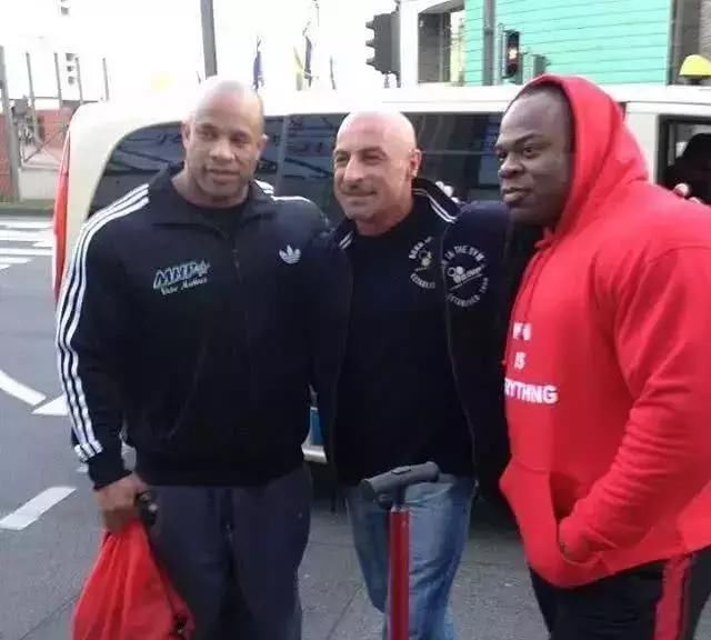 健身|虽然他健身3年体重一斤没涨,我却被深深感动了!