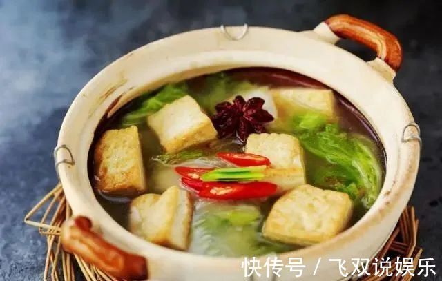 白菜炖豆腐,先炖白菜还是豆腐搞错了顺序,难怪白菜豆腐不好吃