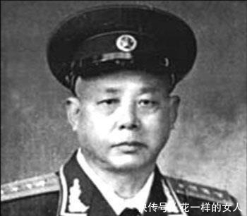 强渡大渡河|老红军想见开国元帅，警卫员不让进，说出“外号”元帅亲自来迎接