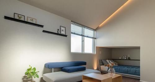 大格局|客厅墙上掏个洞把床装进去，卫生间能供3人同时用，小户型大格局