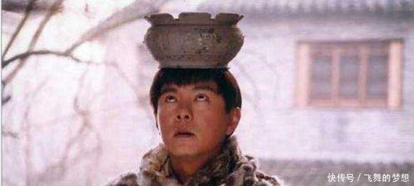 性命|朱元璋想杀沈万三, 指着猪蹄问菜名, 他说3字, 保住性命!