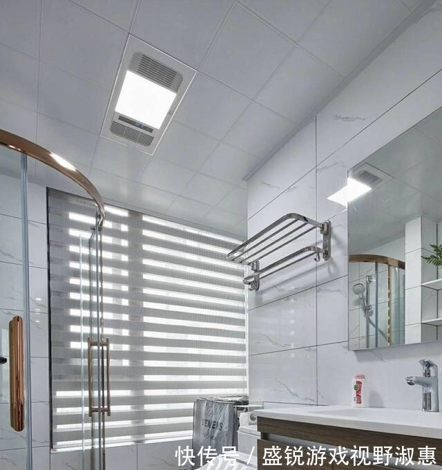 家人|媳妇坚持沙发不靠墙,家人不理解,入住后飘台更实用!忍不住晒晒